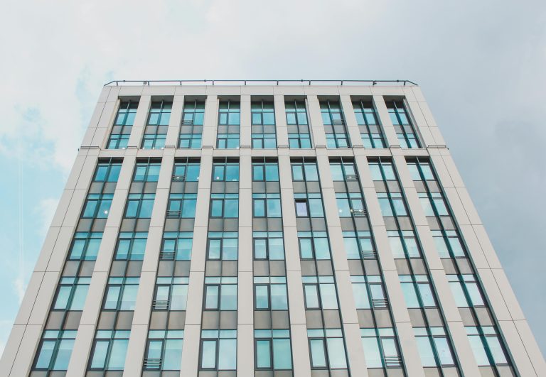 Modernización del mercado inmobiliario en Argentina con desregulación, mayor competencia y uso de tecnología